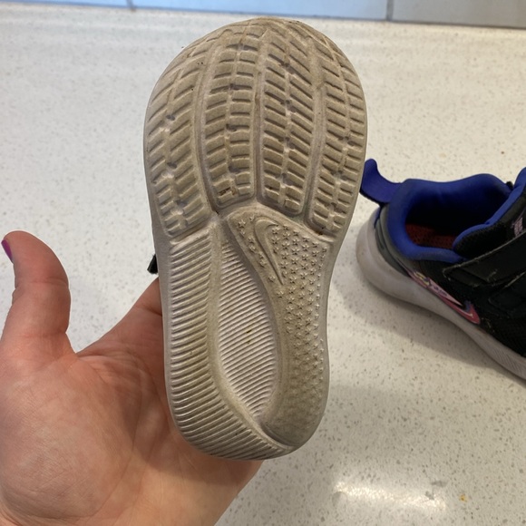 Toddler Nike Shoes - Picture 6 of 7